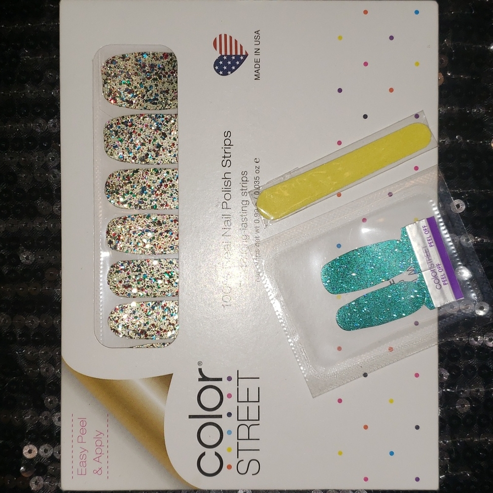 ColorStreet 100% Real Nail Polish Strips, 2 accent nails & mini nail file.